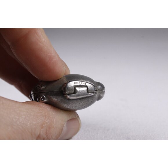 1970s Max Factor solid perfume bunny rabbit made in Thailand, bunny wish locket - Picture 9 of 10